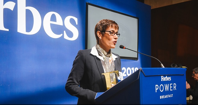  Denise Santos, da BP, é escolhida uma das melhores CEOs do País
