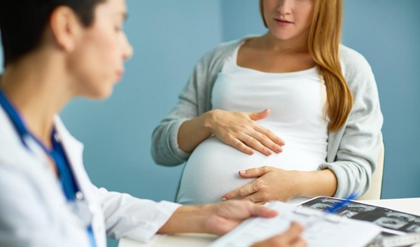  Inclusão de doula e obstetriz reduz taxa de cesáreas