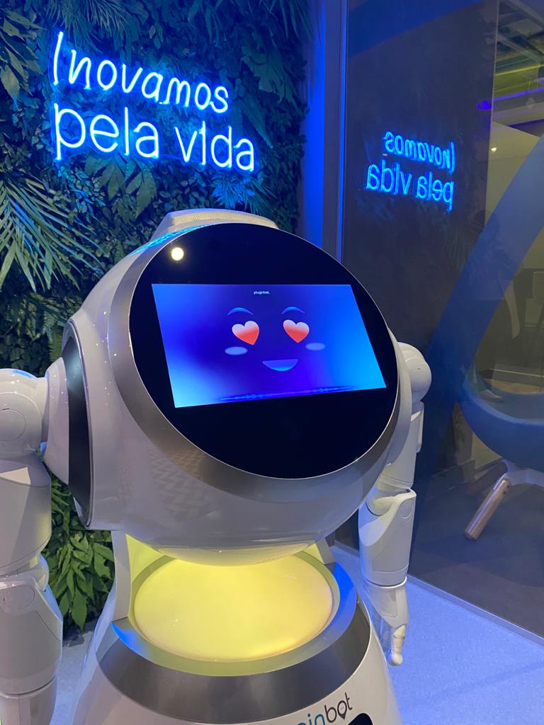 Pixeon lança plataforma de IA integrada a robôs - Medicina S/A