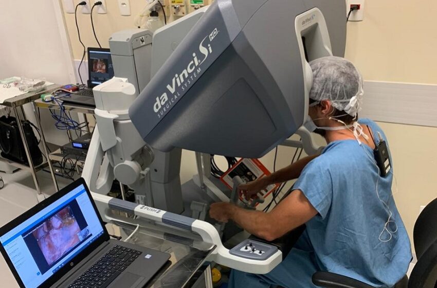  Hospital Santa Isabel transmite cirurgia ao vivo para curso de robótica