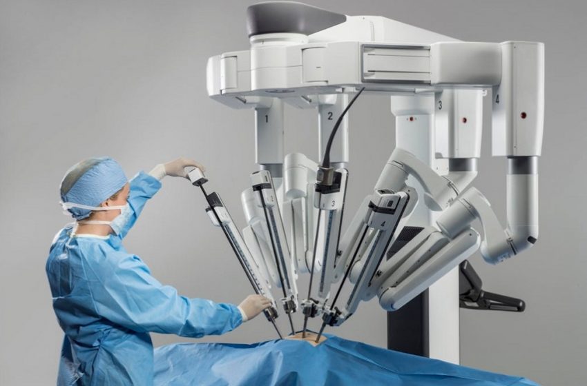 Einstein certifica especialistas em cirurgia robótica do tórax