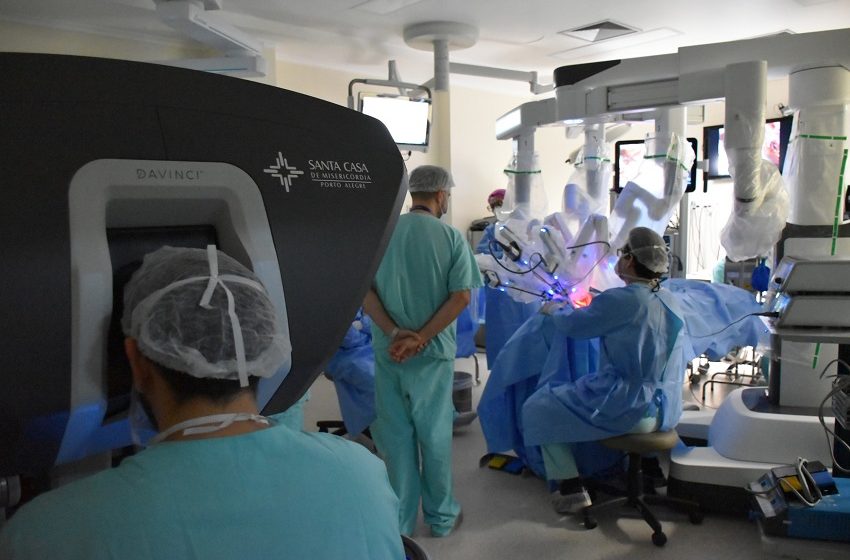  Santa Casa de Porto Alegre realiza cirurgias robóticas inéditas no Sul