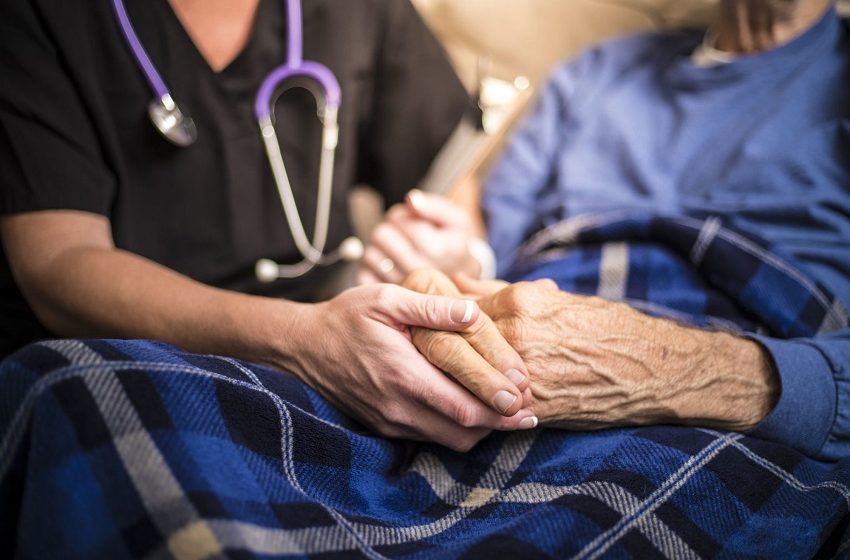  Projeto busca ampliar cuidados paliativos no Sistema Único de Saúde
