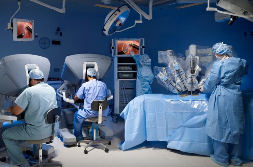  Cirurgia robótica avança com regulamentação do Conselho Federal
