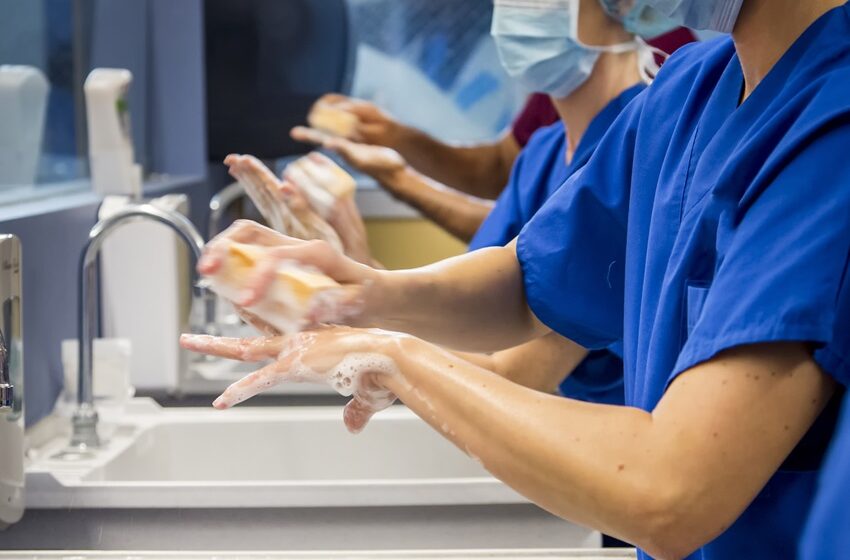  Projeto Saúde em Nossas Mãos evita 13,6 mil infecções em UTIs do SUS