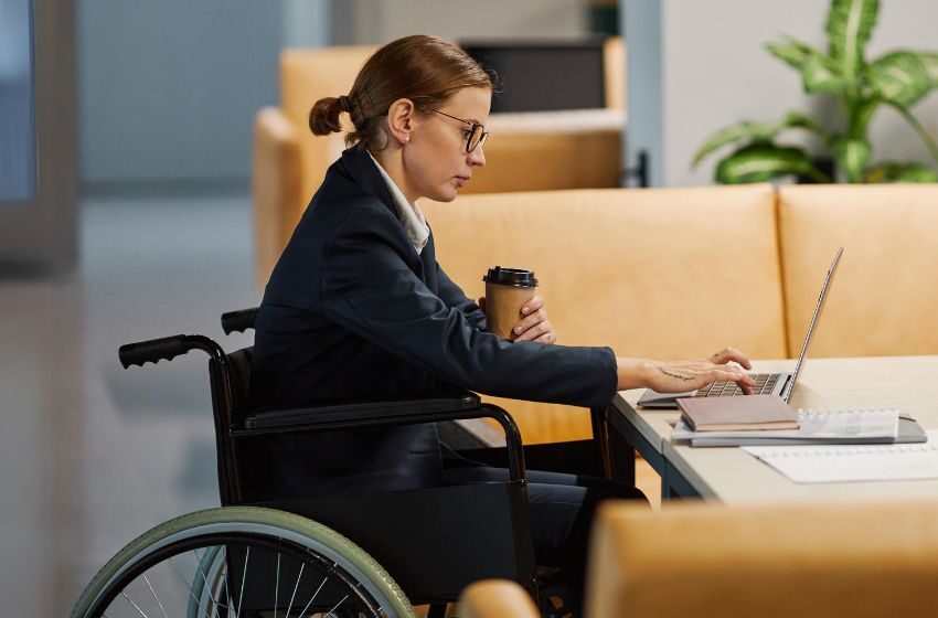Afya lança programa de contratação para pessoas com deficiência